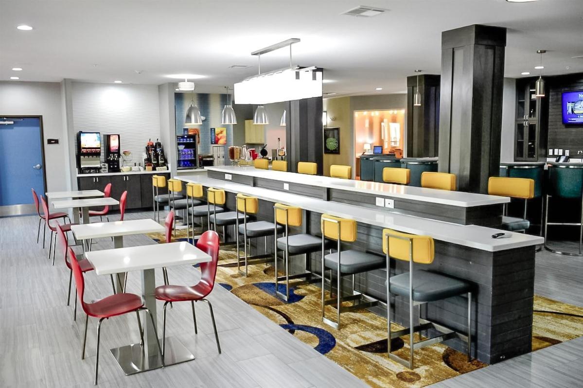 Del-Mar Airport Inn & Suites Shreveport Eksteriør billede